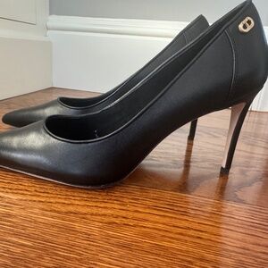 Dee Ocleppo Black Leather  High Heel Pump Size 9.5